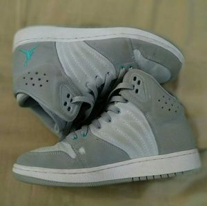 EUC Nike Jordan 1st Flight Prem. Sz 6Y